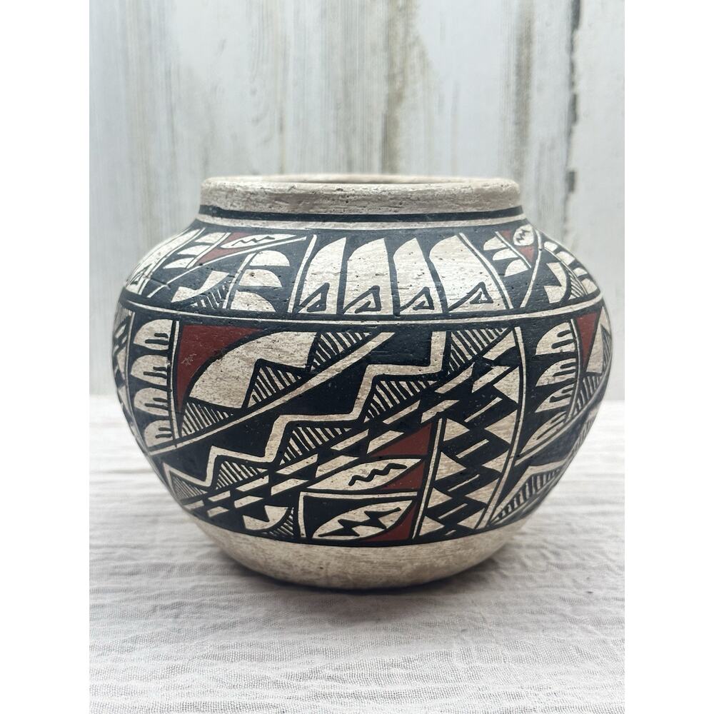 Polychrome Mexican Pottery Hand Thrown Vessel Red Black Tan Signed Mexico‎